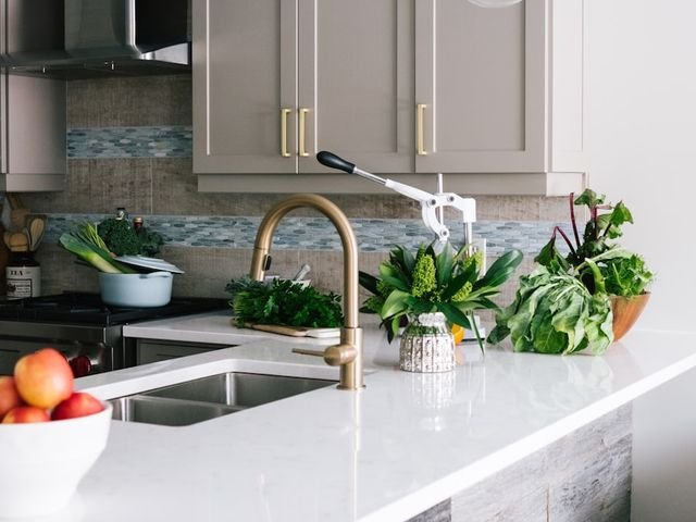 Kitchen breakfast counter with wooden bar stools